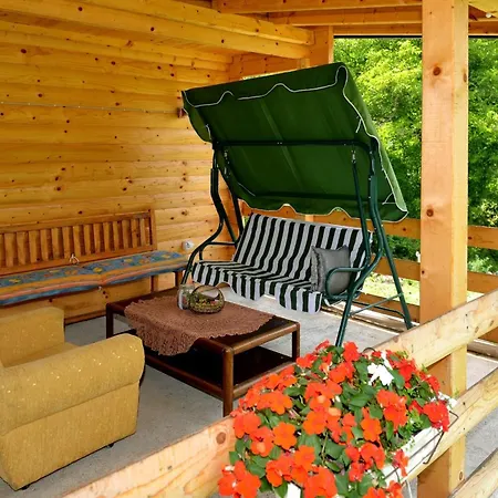 Deda Misina Koliba Custica